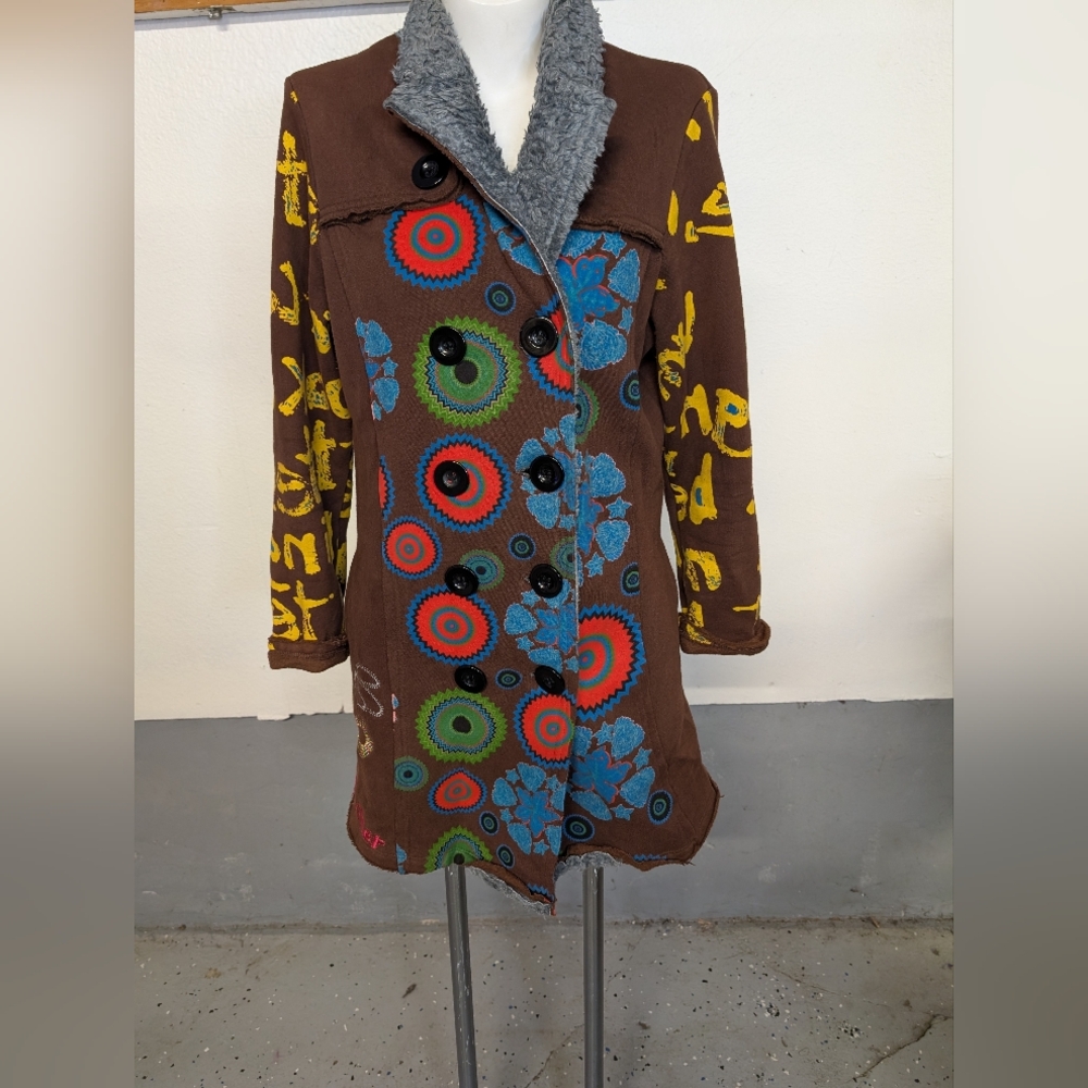 ADORE Coat Brown Graphic Graffiti Stylish Artistic Sweatshirt Material L